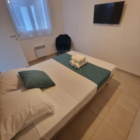 Marina Di Bravone Aparthotel 4*