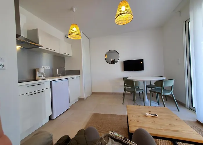 Marina Di Bravone Apart Otel Linguizzetta